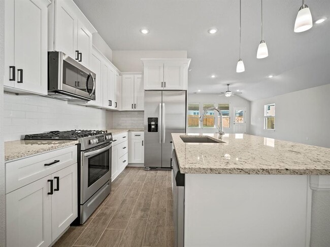 Photo - 136 Caterpillar Ln