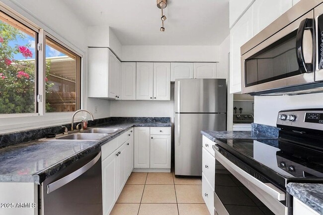 Photo - 1232 E Baker Dr