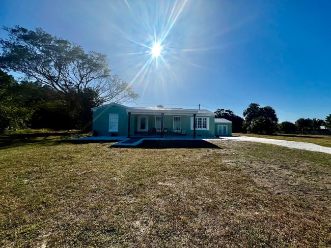 Photo - PRIVATE 3/2 WATERFRONT HOME ON INDIAN RIVER DRIVE