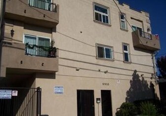 Photo - 6910 Woodley Ave