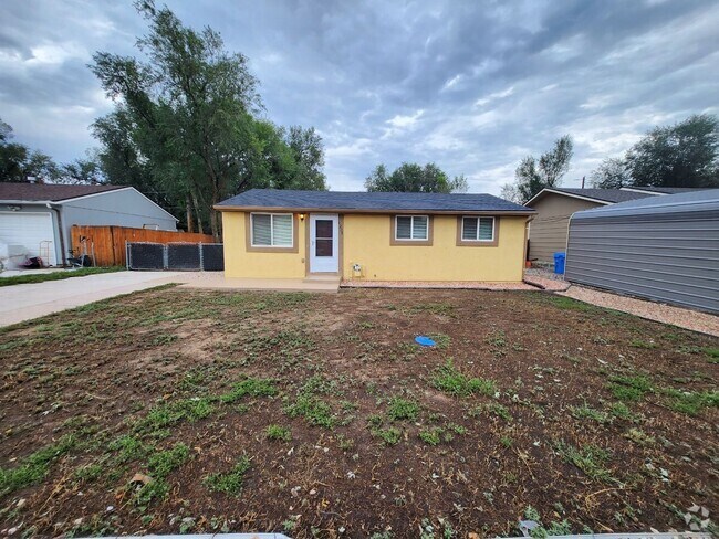 Building Photo - Remodeled Single Level 3 Bedroom House