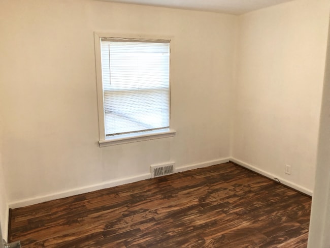 Photo - 3153 W Mott Ave