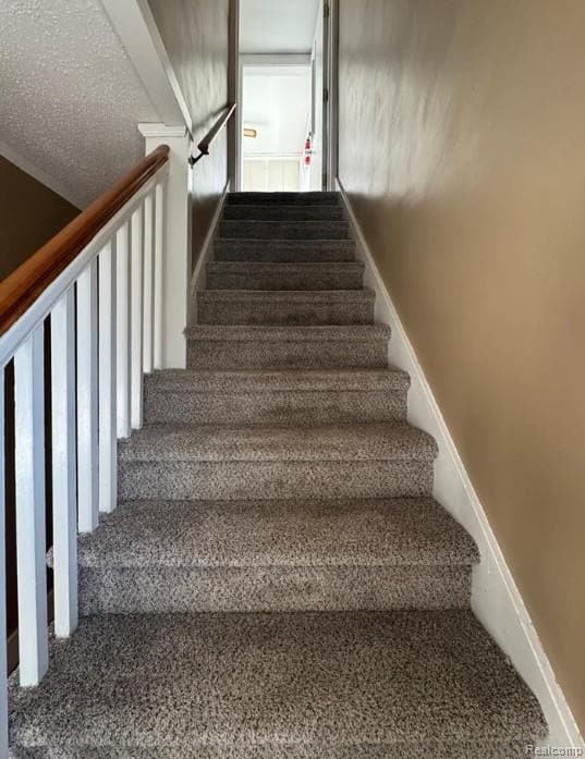 Photo - 355 Poplar St