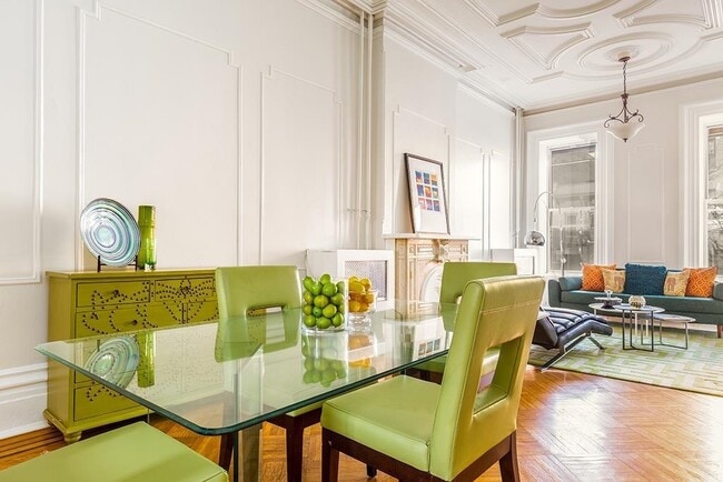 Photo - 325 Montgomery St