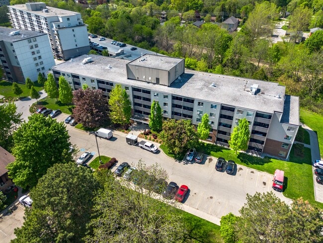 Building Photo - Platts Crossing