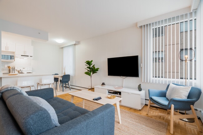 Building Photo - Somerset Unit 00207
