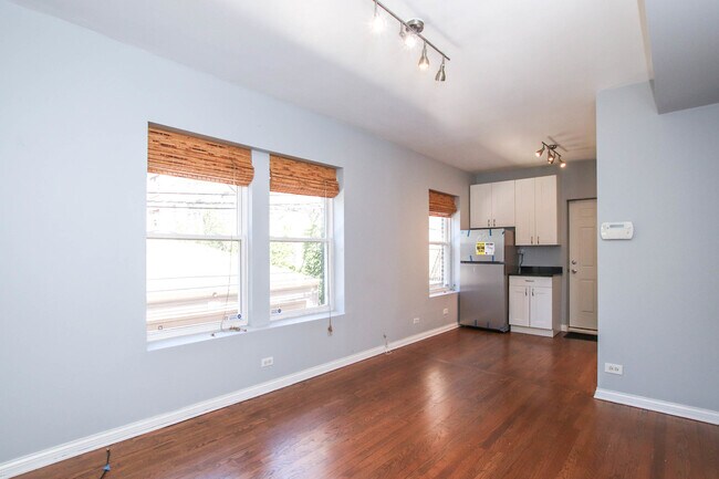 Photo - 1626 W Farwell Ave Unit 1F