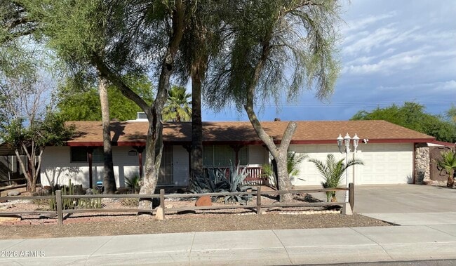 Building Photo - 658 S Palo Verde Dr