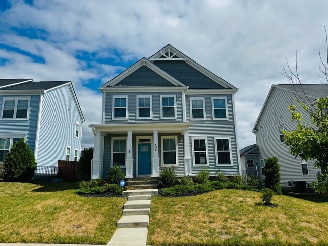 Building Photo - EMBREY MILL - ALMOST NEW - BEAUTIFUL 4 BEDROOM HOME