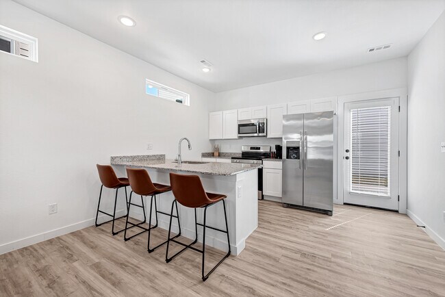 Kitchen Island - 851 Tennessee Ave
