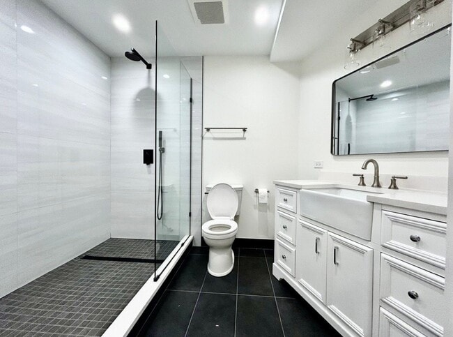 Photo - 3353 S Union Ave Unidad Apt. B