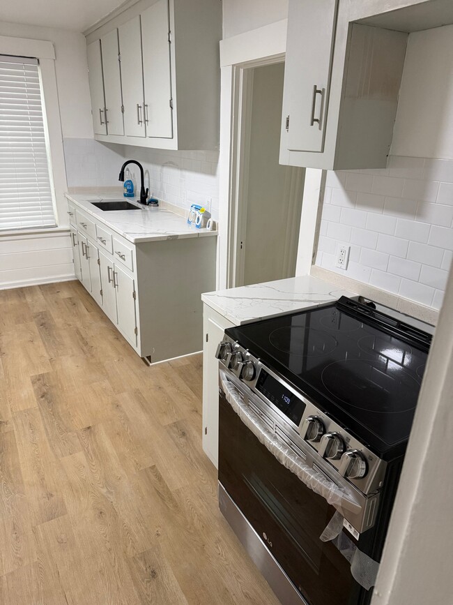 Photo - 423 Stanley St Unidad 1