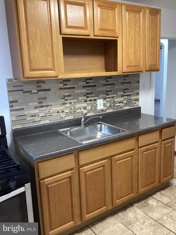 Photo - 615 Broadway