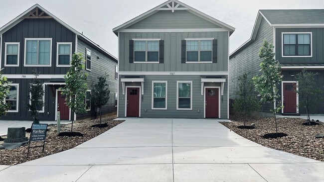 Building Photo - Newly Built Duplex on the Far West Side!