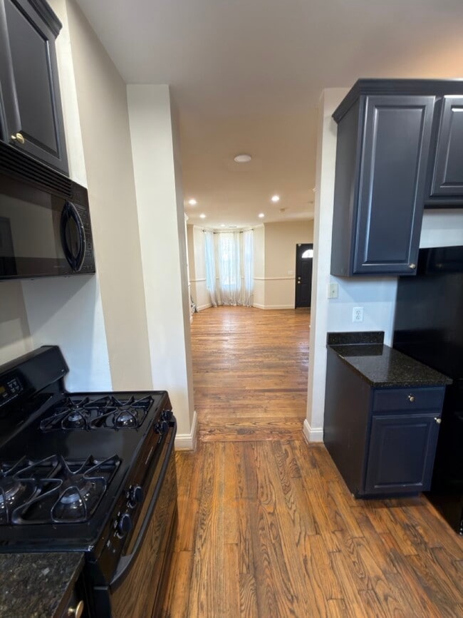 Photo - 1727 New Jersey Ave NW