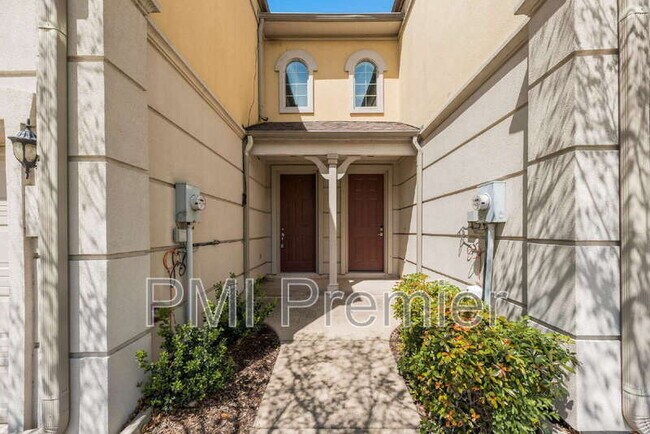 Photo - 321 Metropolitan Dr