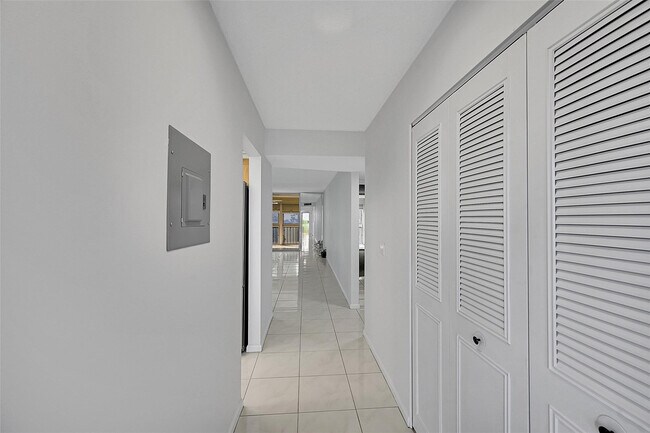 Photo - 14773 Cumberland Dr Unidad 404D