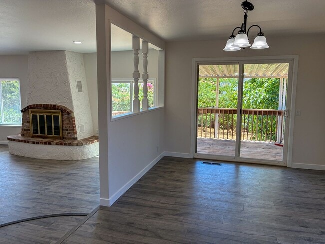 Photo - 3 Bedroom Home for Rent in Paradise CA | Fireplace, LVP Flooring, Yard & Garage