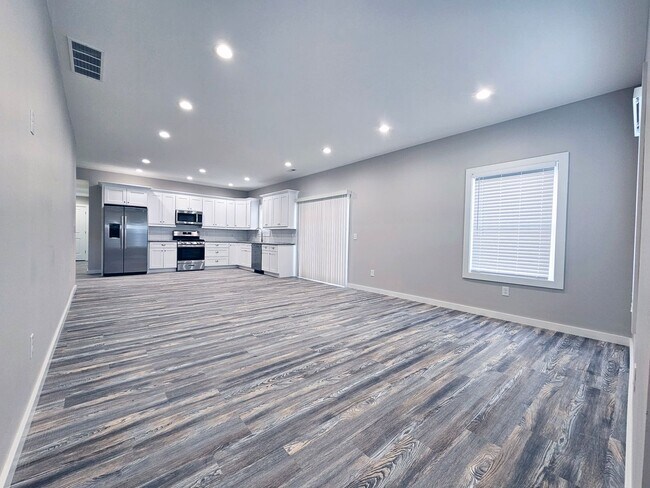 Photo - 3 Bed & 2 Full Bath Ranch Home in South Euclid for Rent!