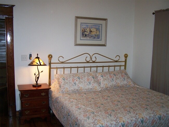 Photo - 1916 Hardy St