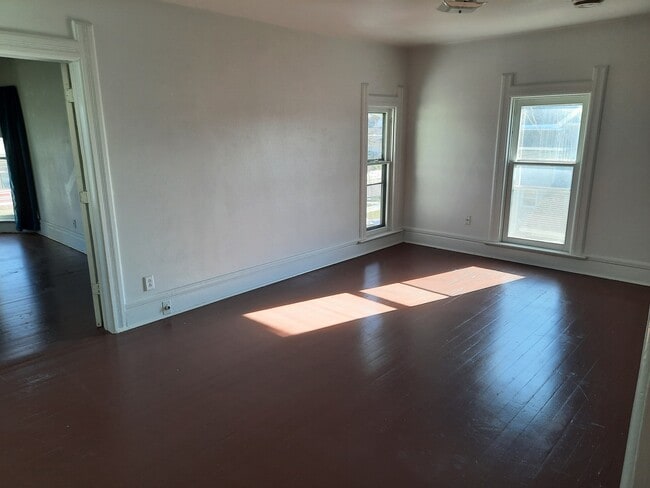 Photo - 412 S Washington St Unit Upper