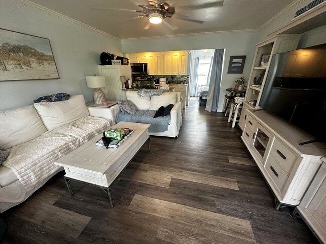 Photo - Cozy Updated Studio Unit in Central Island...