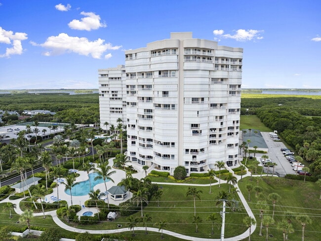 Building Photo - 5051 N Hwy A1A Unit Ph2-4 Rental