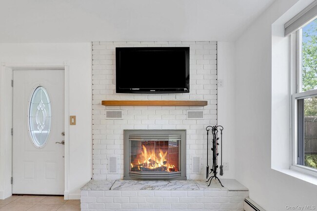 Photo - 100 E 7th St