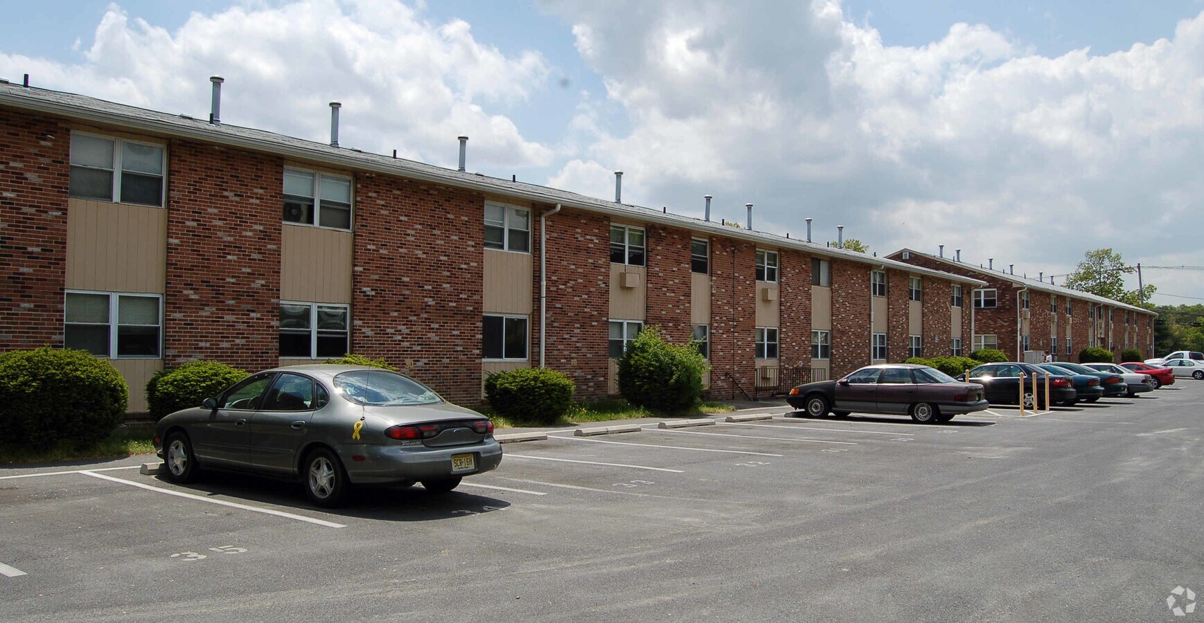 Country Lakes Apartments - Country Lakes Apartments