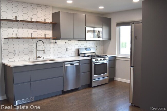 Photo - 607 Cherry Ave