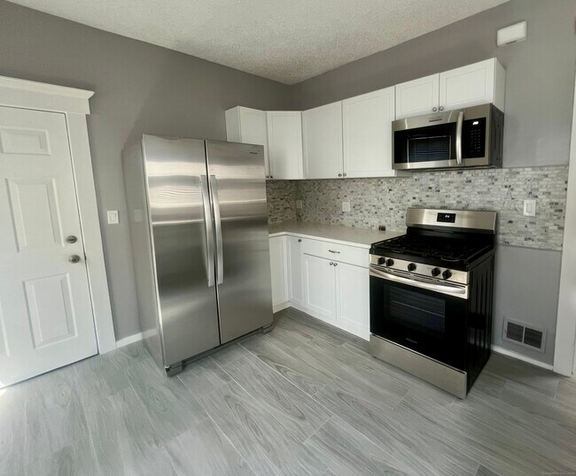 Building Photo - 360 Sherman Ave Rental