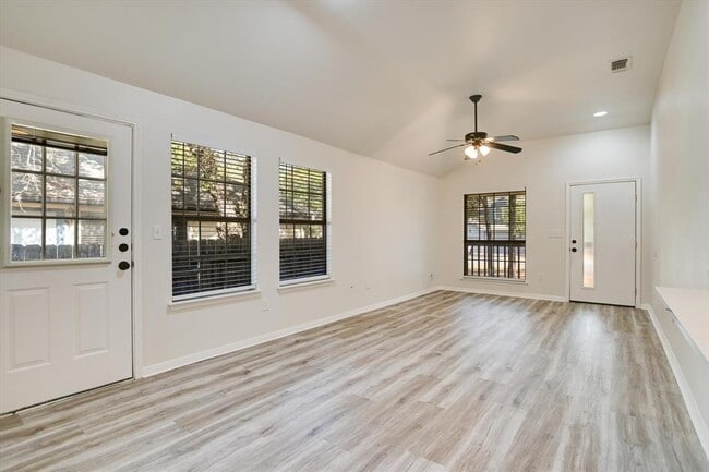 Photo - 3407 Blumie St