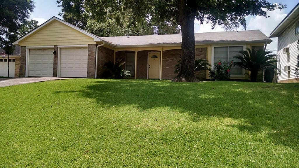 Photo - 10942 Dunvegan Way