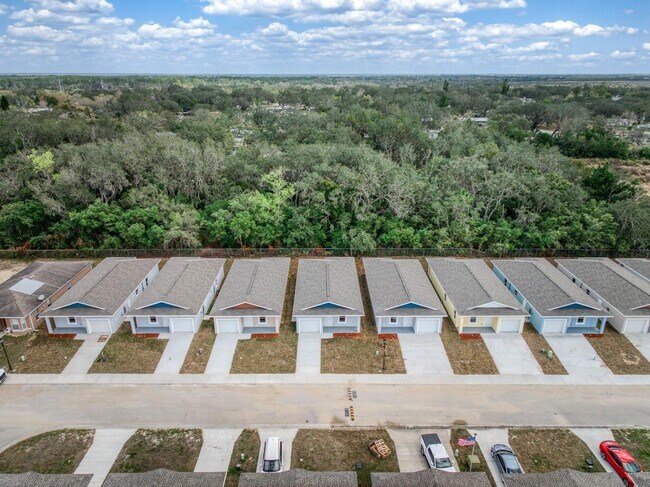 1450 Las Villas Blvd