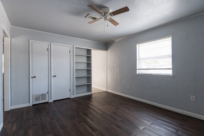 Photo - 131 N Duck St