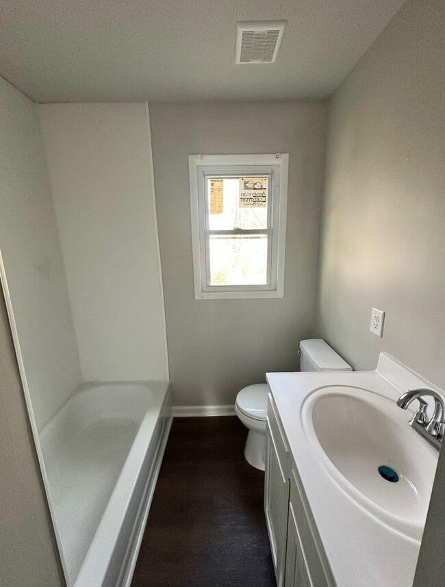 Photo - 424 34th Ave W