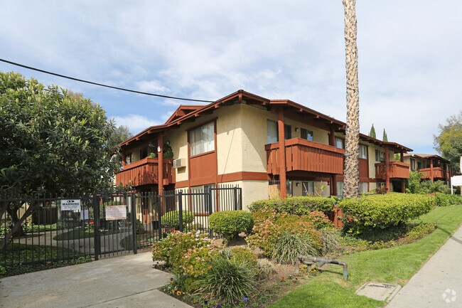 Photo - Tara Woods Garden Apartments