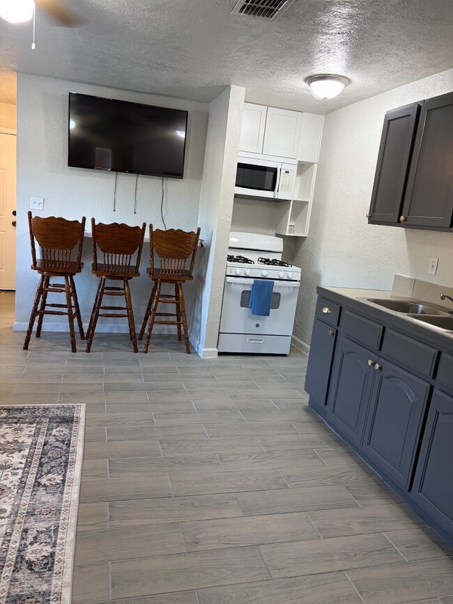 Photo - 814 Connally Terrace Unit 1