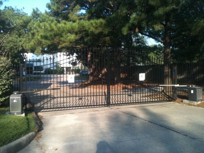 gates always closed SAFE AND SECURE - 2246 Cedar Way