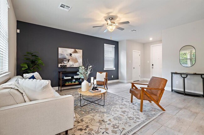 Photo - 3605 Talladega Trce