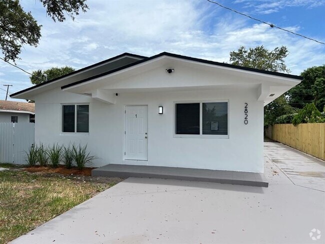 Building Photo - 2820 NW 95th St Unit 02 Rental