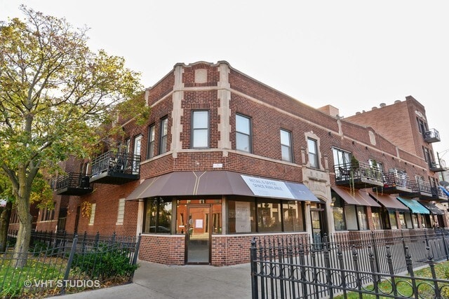 Building Photo - 3765 N Racine Ave Unit D Rental