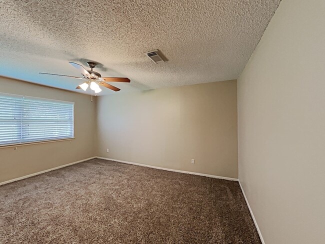 Photo - 2606 Elm Hollow St