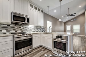 Photo - 1303 Lombrano St
