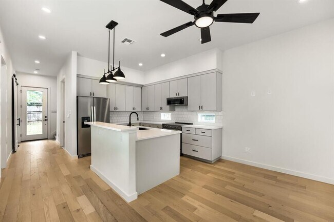 Photo - 3204 Overcup Oak Dr Unit B