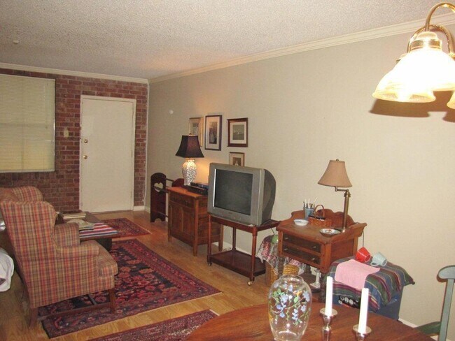 Photo - Gated 2br w/pool at N. Gates of LSU on Hig...
