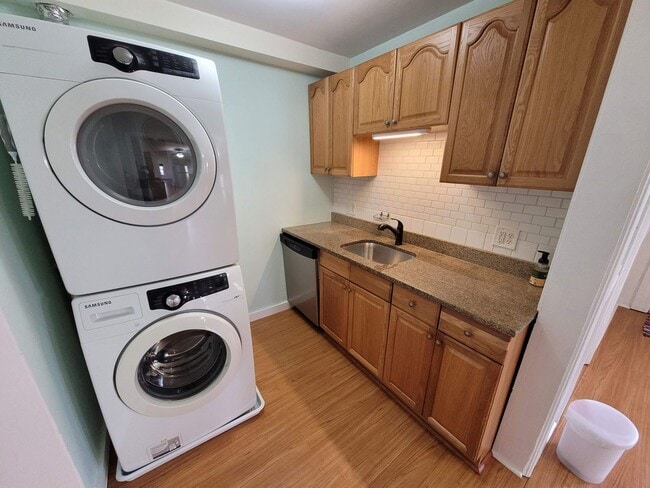Photo - $2350 - 3 Bed / 1 Bath Condominium in Manchester's Somerville Neighborhood with 2 Car Off-Street ...