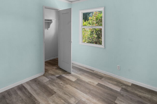 Photo - 6285 Sunnymere Ave