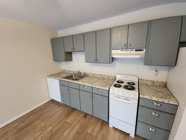 New appliances, remodeled kitchen - 24 West Rd Unit 35