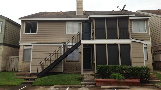 Building Photo - 730 Memorial Mews St Rental